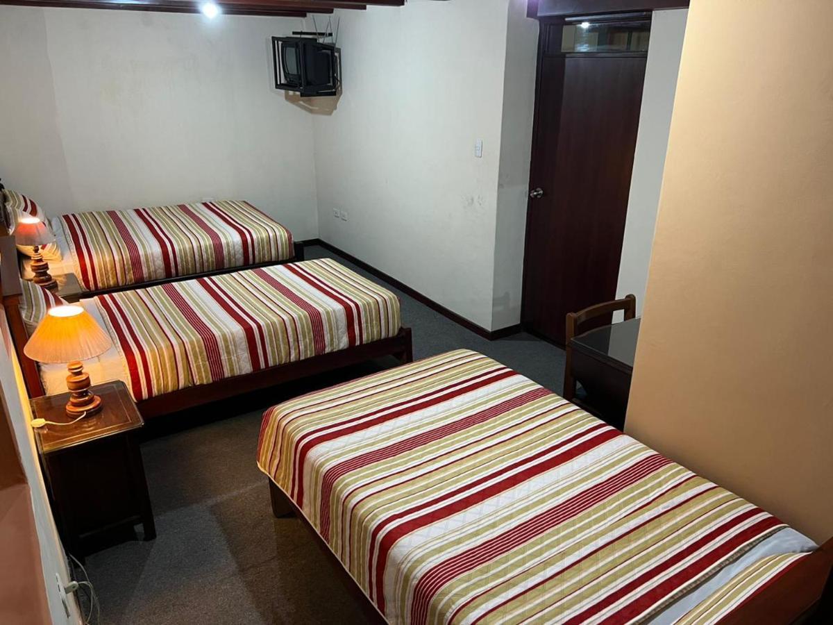 Hostal Victoria Кито Экстерьер фото