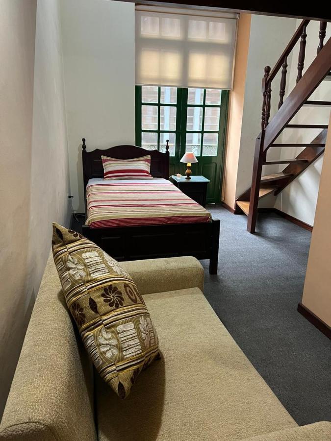 Hostal Victoria Кито Экстерьер фото