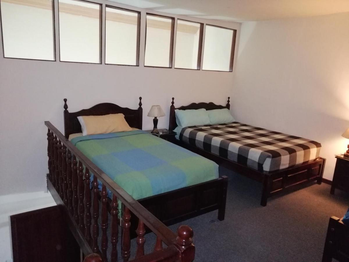 Hostal Victoria Кито Экстерьер фото