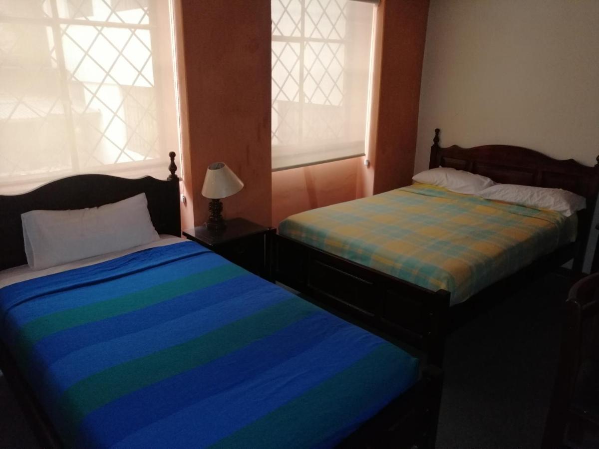Hostal Victoria Кито Экстерьер фото
