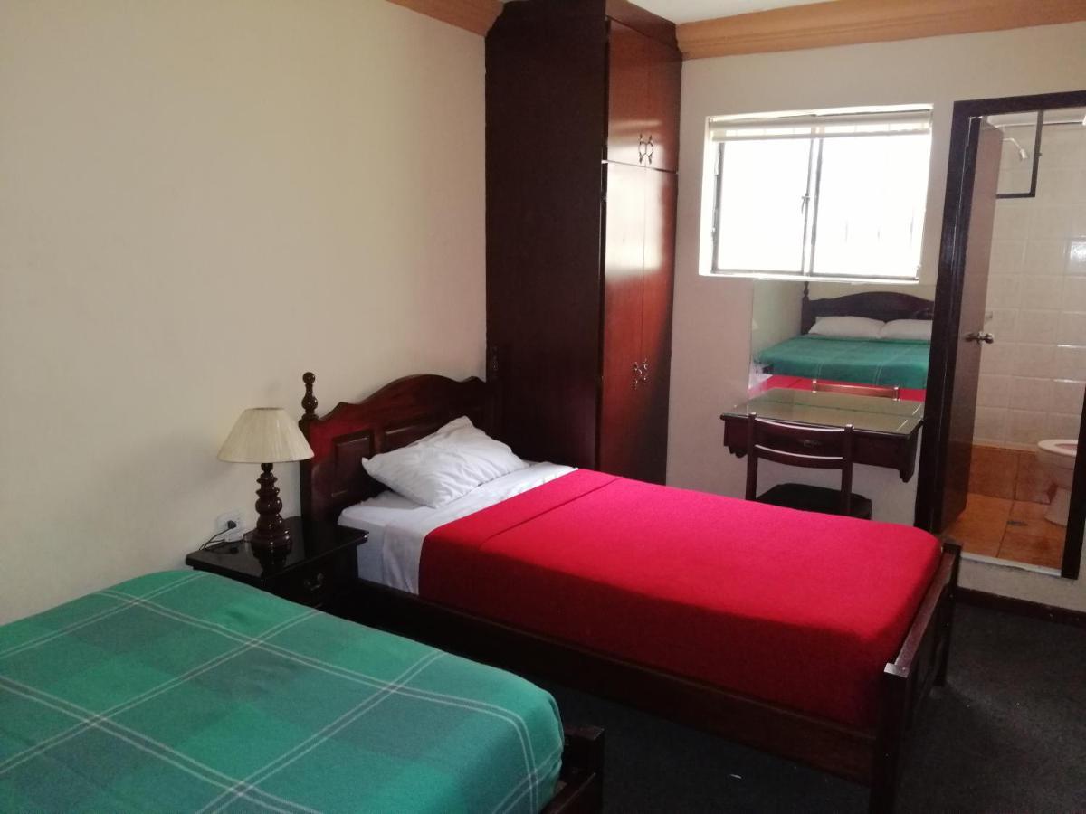 Hostal Victoria Кито Экстерьер фото