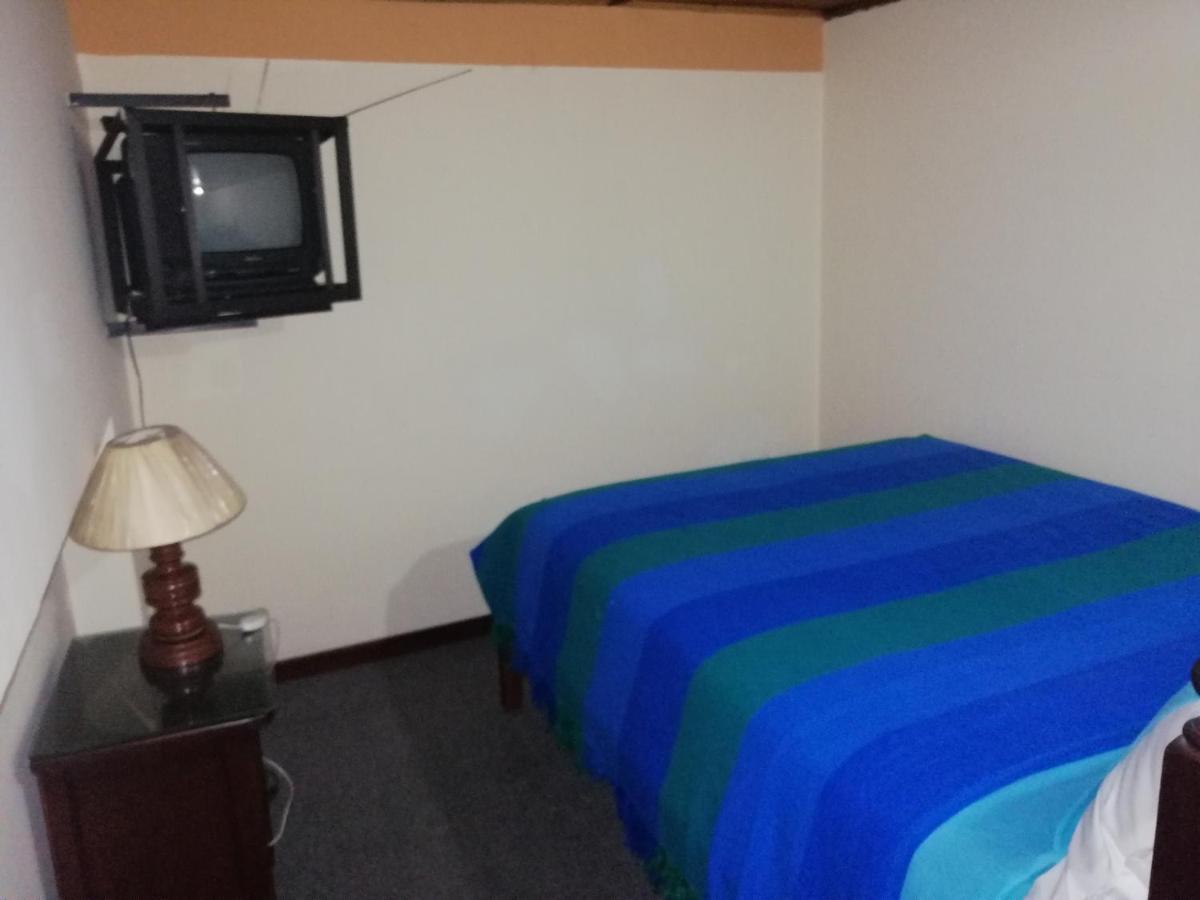 Hostal Victoria Кито Экстерьер фото