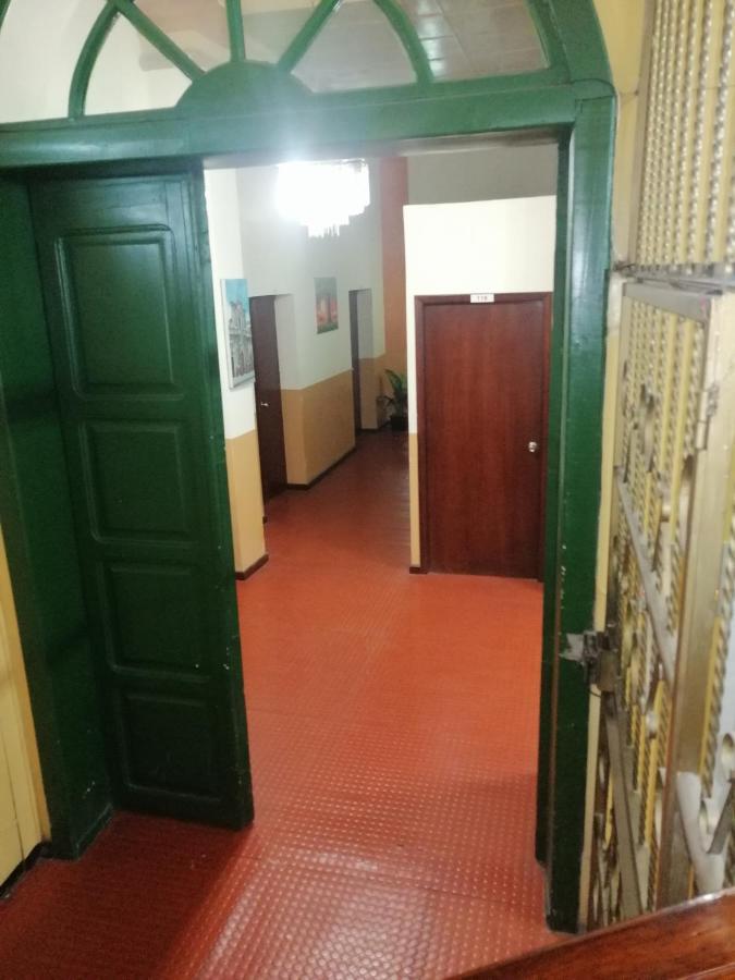 Hostal Victoria Кито Экстерьер фото