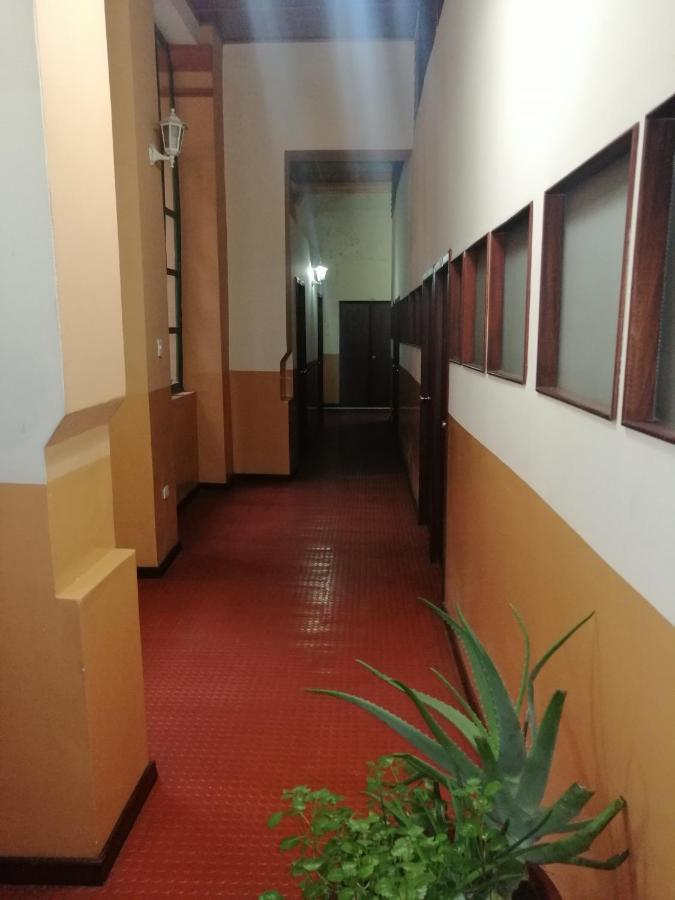 Hostal Victoria Кито Экстерьер фото