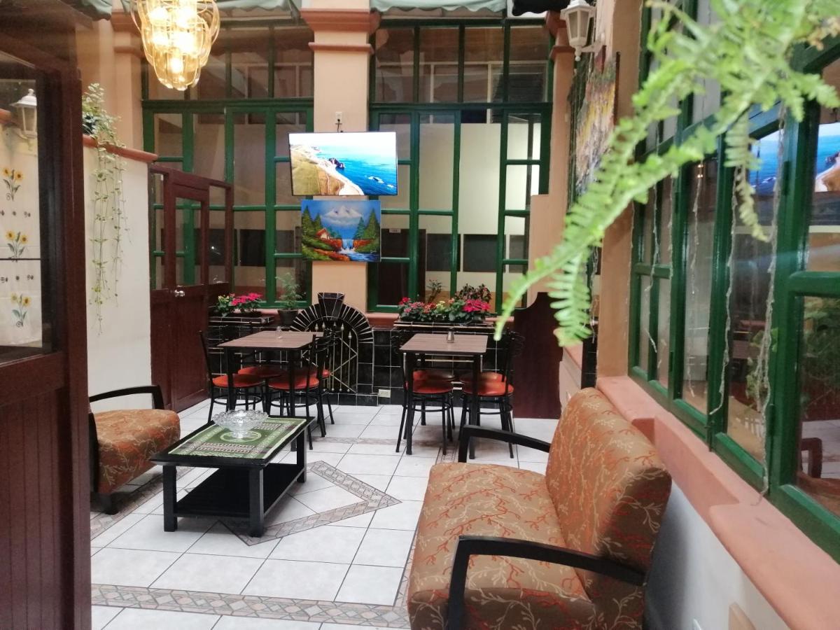 Hostal Victoria Кито Экстерьер фото