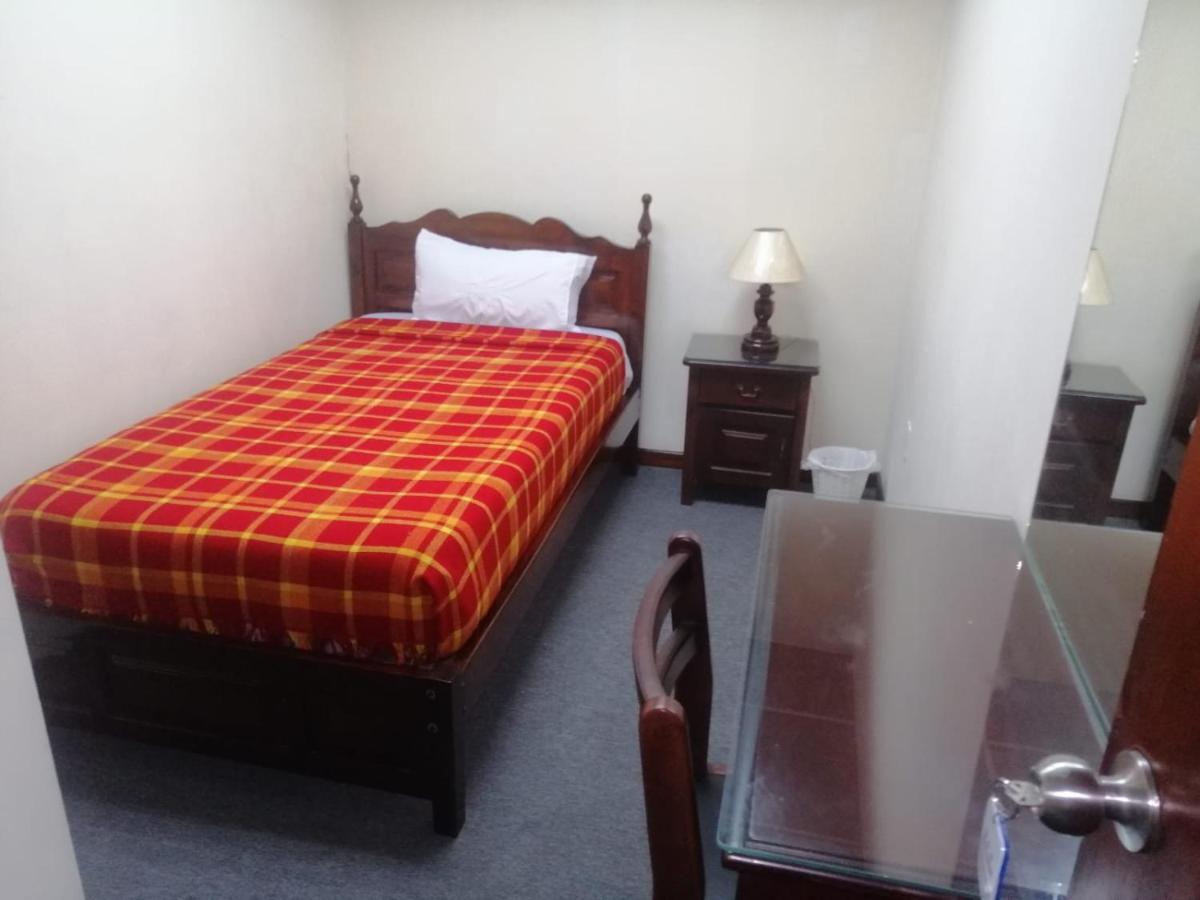 Hostal Victoria Кито Экстерьер фото
