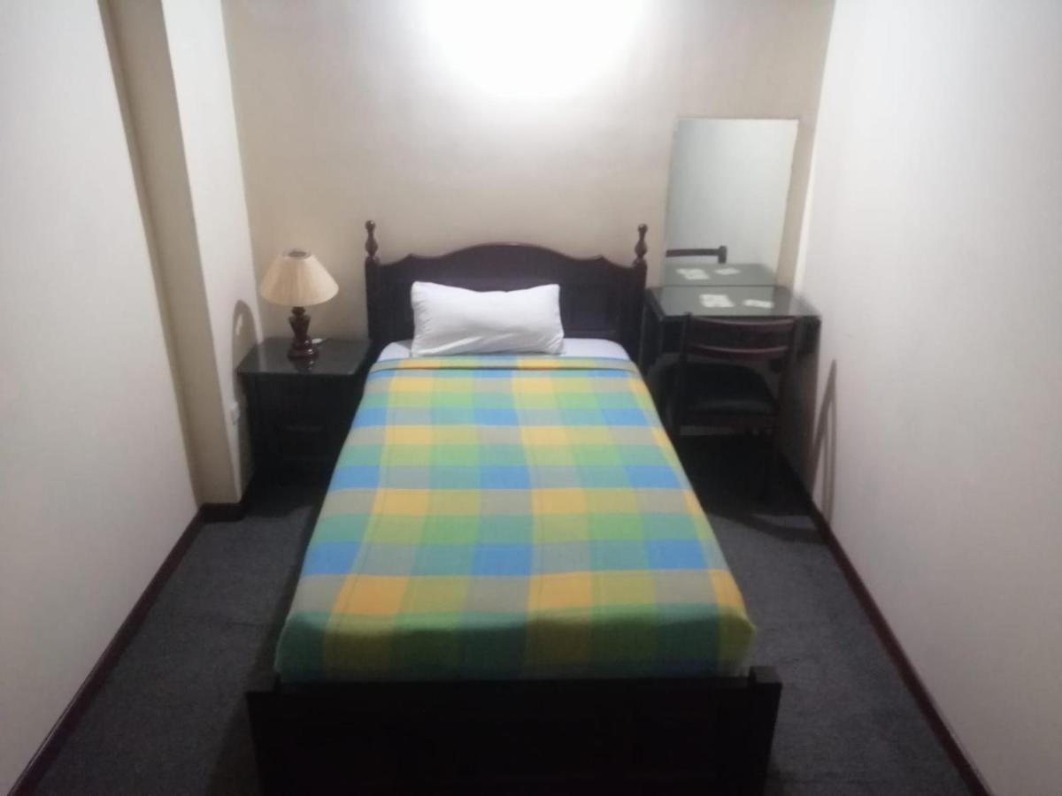 Hostal Victoria Кито Экстерьер фото