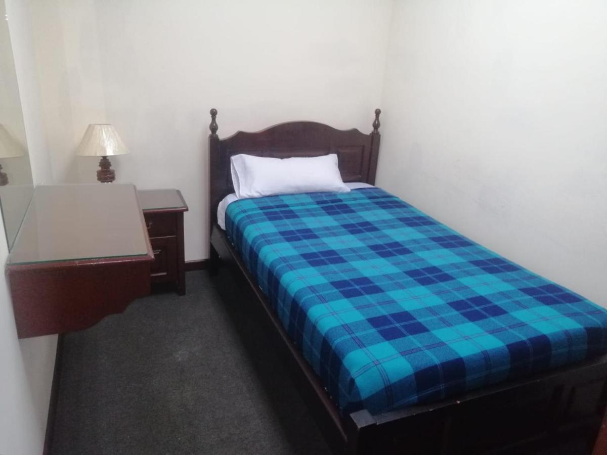 Hostal Victoria Кито Экстерьер фото