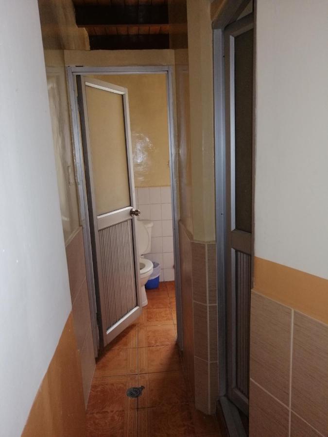 Hostal Victoria Кито Экстерьер фото